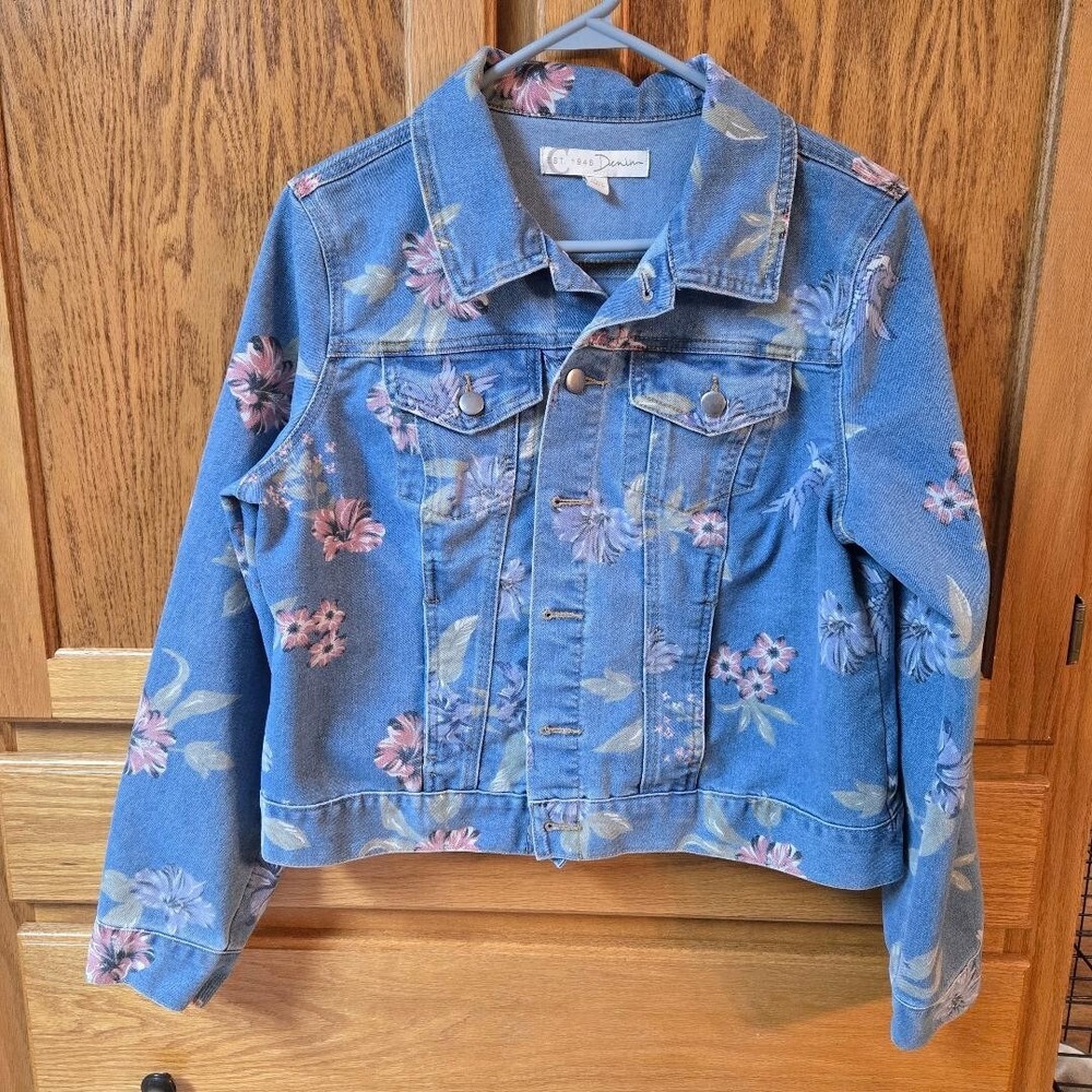 Blue Denim Womens Jacket with flowers/birds by C Denim Est 1946, size L, EUC